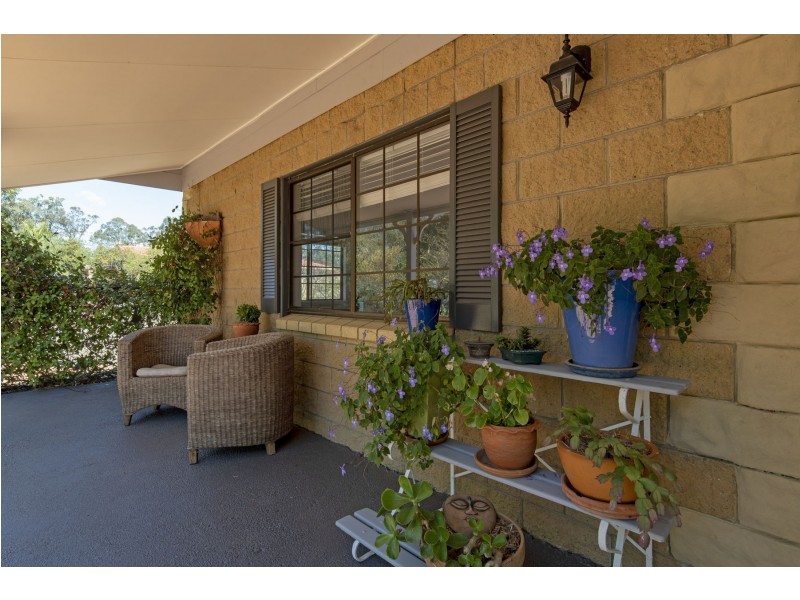 12 Clive Crescent, Withcott QLD 4352