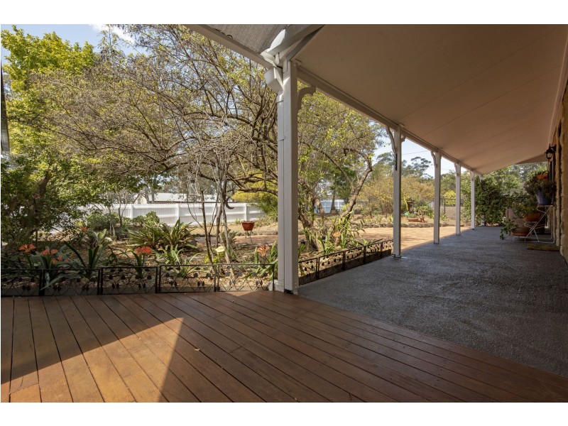 12 Clive Crescent, Withcott QLD 4352