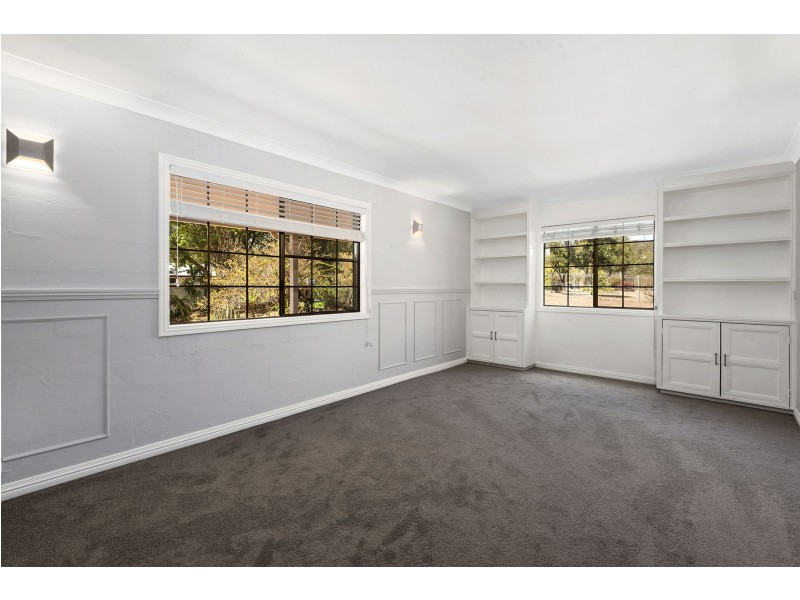 12 Clive Crescent, Withcott QLD 4352