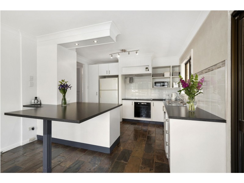 12 Clive Crescent, Withcott QLD 4352