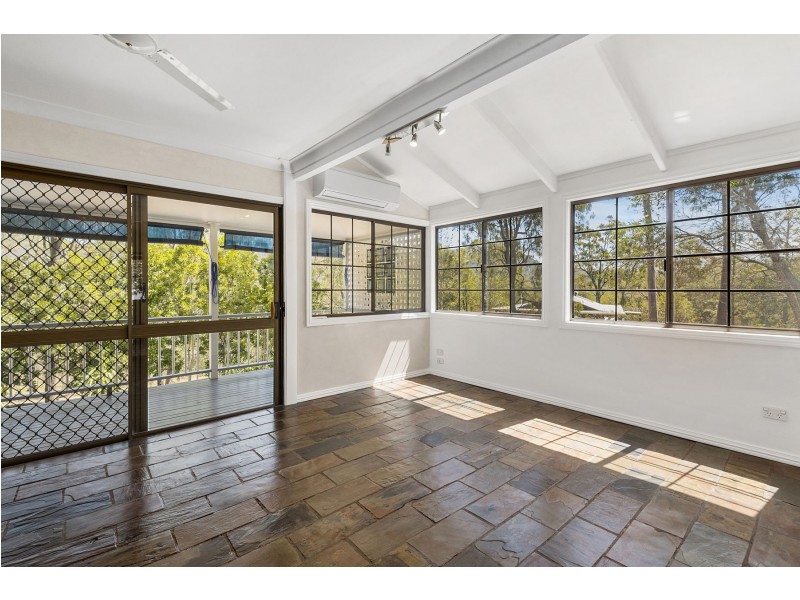12 Clive Crescent, Withcott QLD 4352