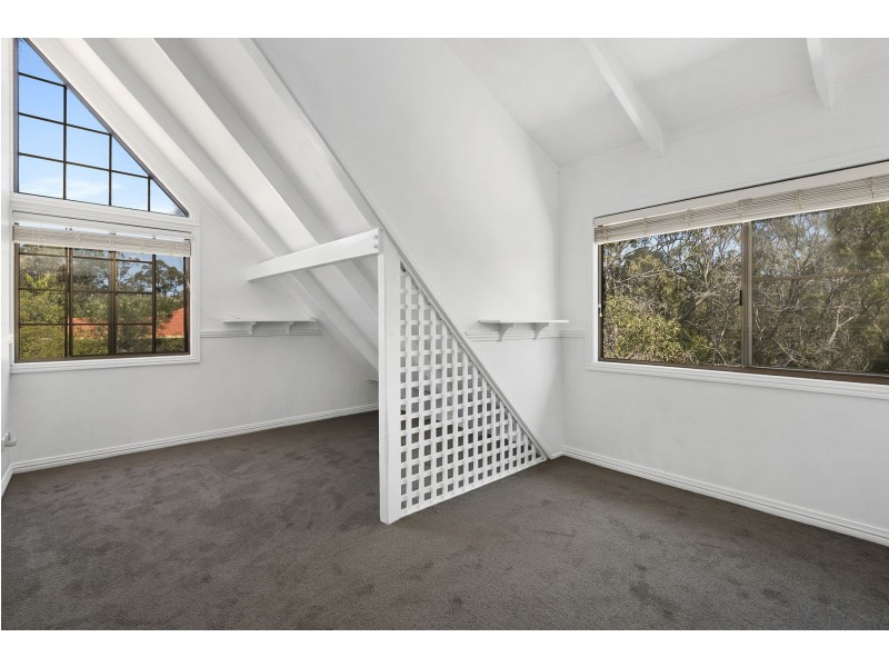 12 Clive Crescent, Withcott QLD 4352