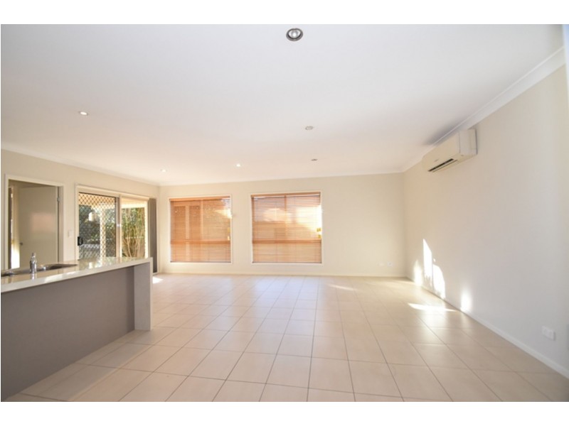1 Prime Minister Drive, Middle Ridge QLD 4350