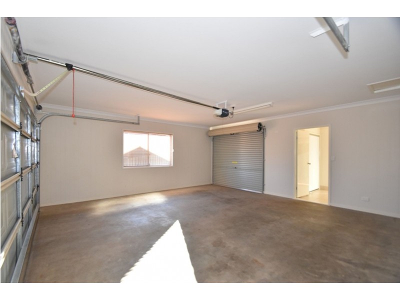 1 Prime Minister Drive, Middle Ridge QLD 4350