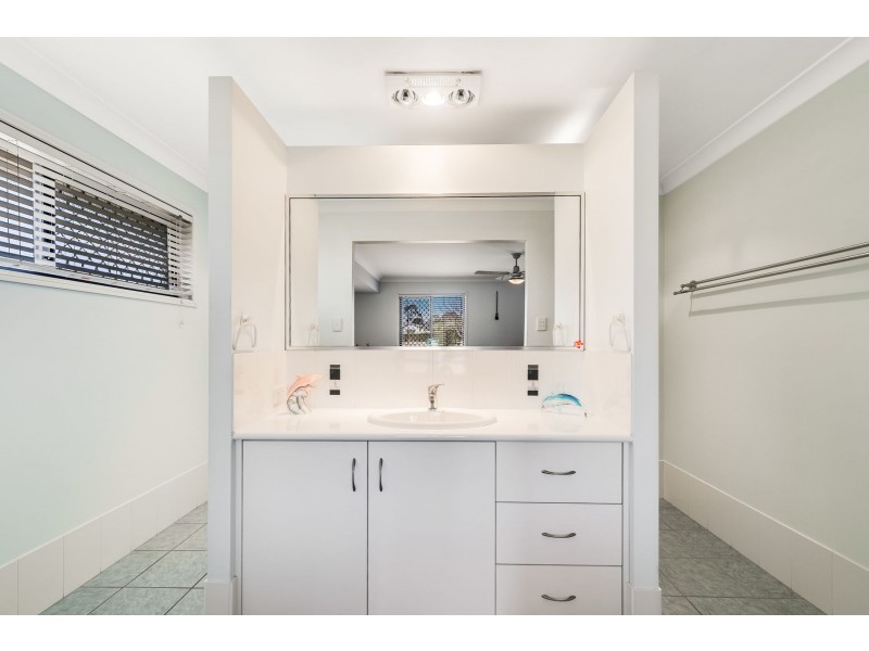 7 Laura Court, Glenvale QLD 4350