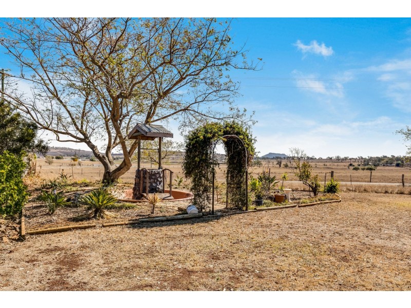 7 Laura Court, Glenvale QLD 4350