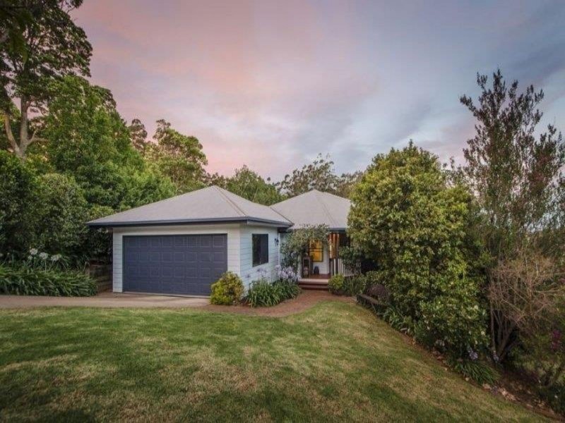 2 Huntingdale Court, Mount Lofty QLD 4350