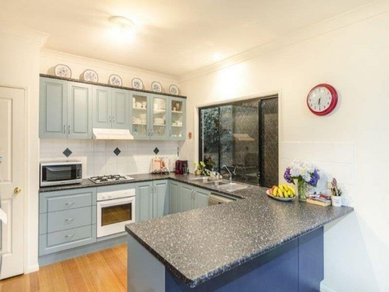 2 Huntingdale Court, Mount Lofty QLD 4350