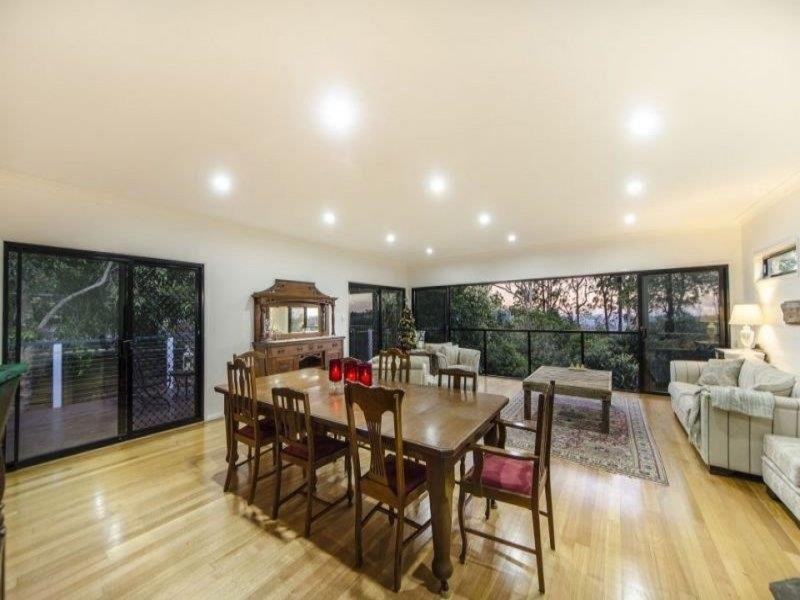 2 Huntingdale Court, Mount Lofty QLD 4350