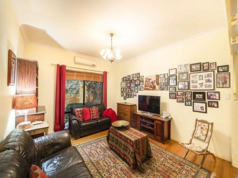 2 Huntingdale Court, Mount Lofty QLD 4350