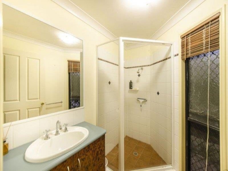 2 Huntingdale Court, Mount Lofty QLD 4350