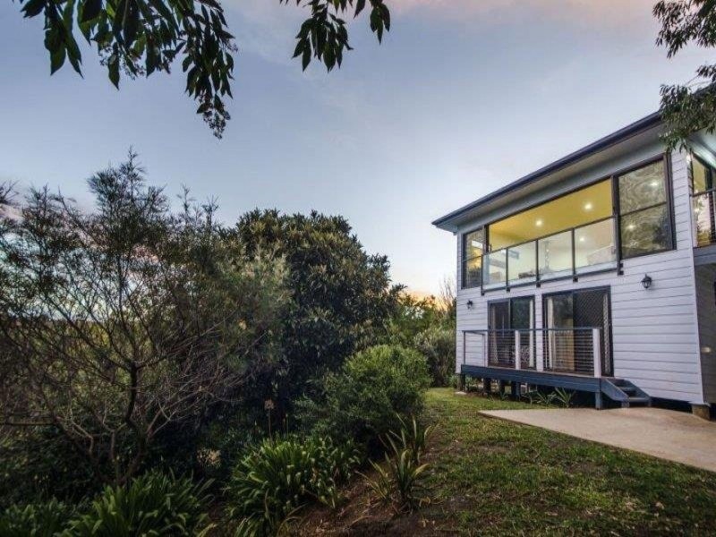 2 Huntingdale Court, Mount Lofty QLD 4350