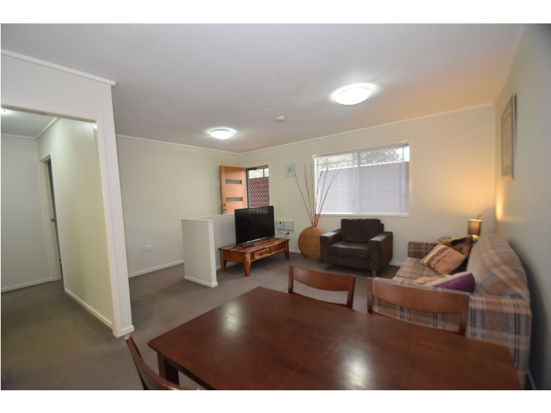 4/267A Geddes Street, Centenary Heights QLD 4350