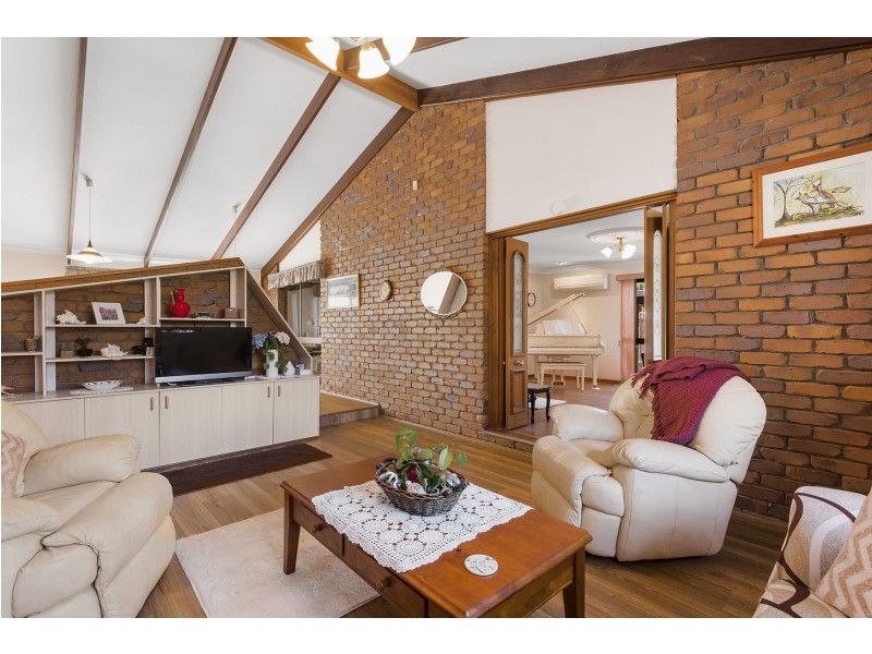 8 Bamboo Court, Darling Heights QLD 4350