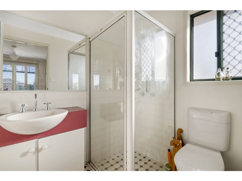 14 Sondergeld Court, Kearneys Spring QLD 4350