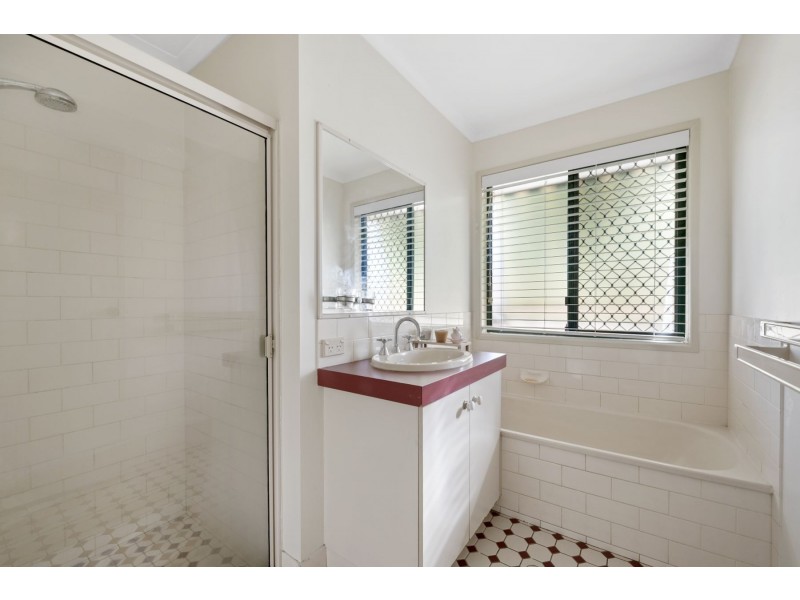 14 Sondergeld Court, Kearneys Spring QLD 4350