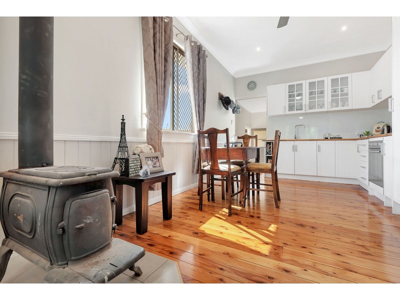 6 McWaters Street, North Toowoomba QLD 4350