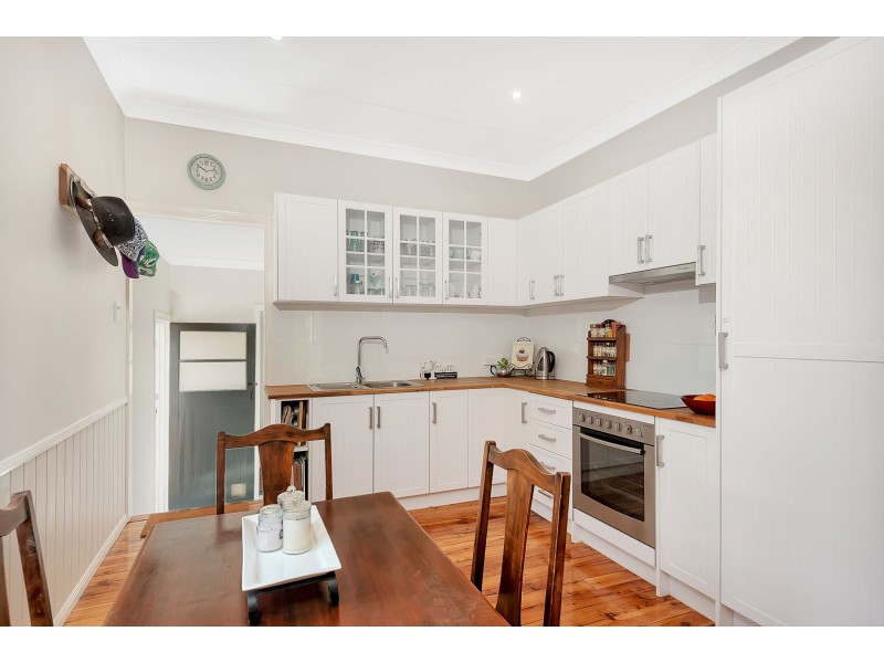 6 McWaters Street, North Toowoomba QLD 4350