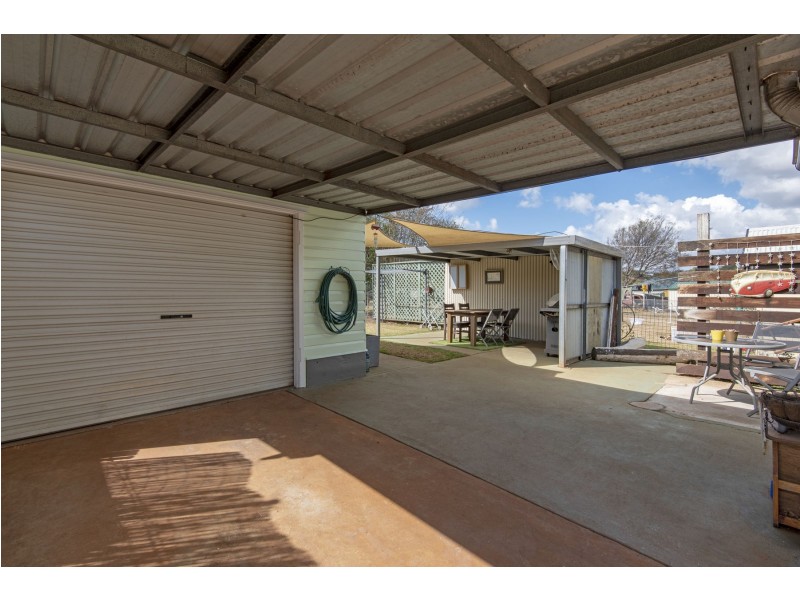 6 McWaters Street, North Toowoomba QLD 4350