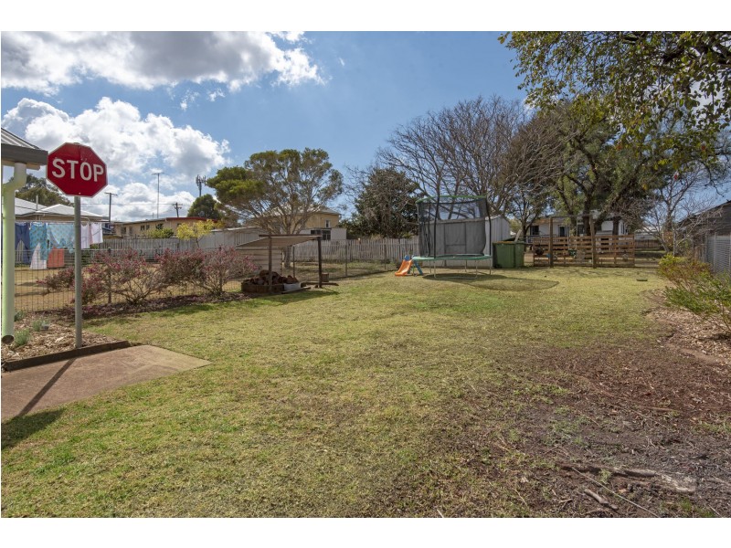 6 McWaters Street, North Toowoomba QLD 4350