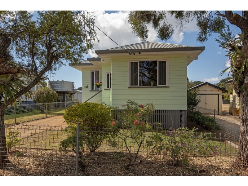 6 McWaters Street, North Toowoomba QLD 4350