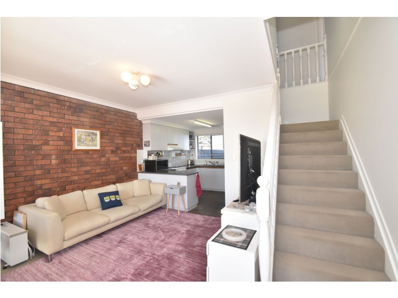 2/226 Hume Street, South Toowoomba QLD 4350