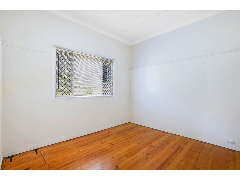 85 West Street, Newtown QLD 4350