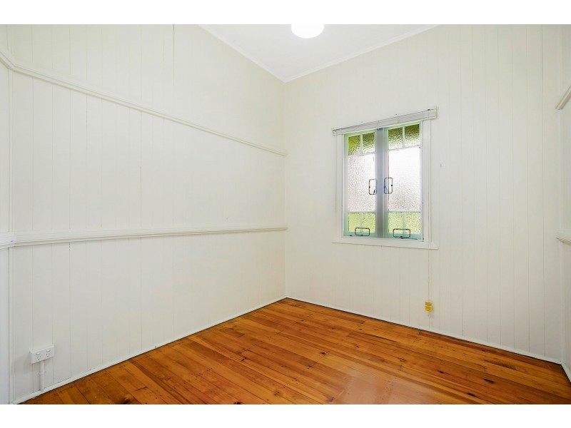 85 West Street, Newtown QLD 4350