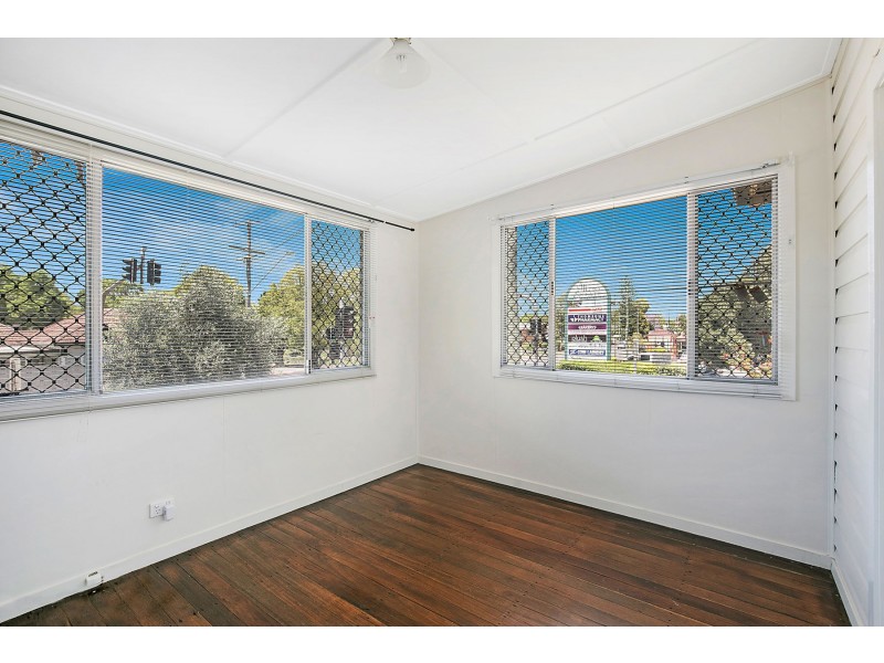 85 West Street, Newtown QLD 4350