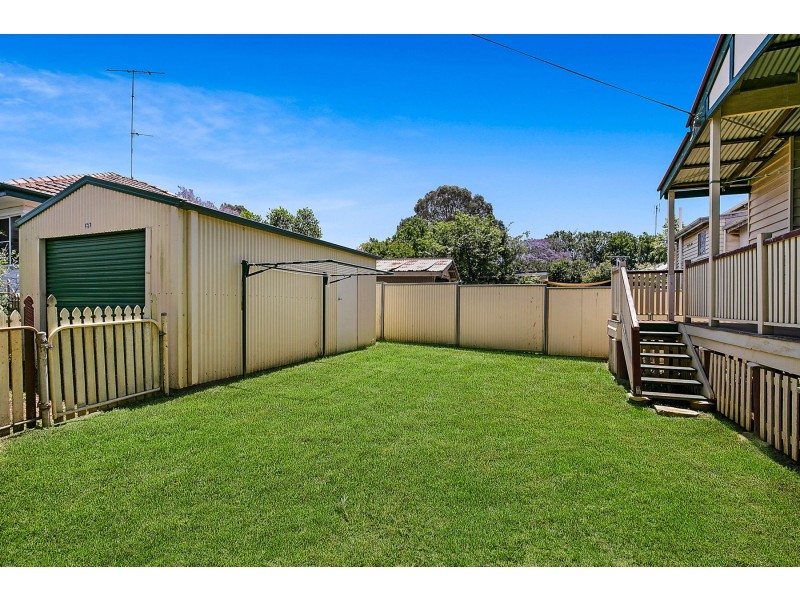85 West Street, Newtown QLD 4350