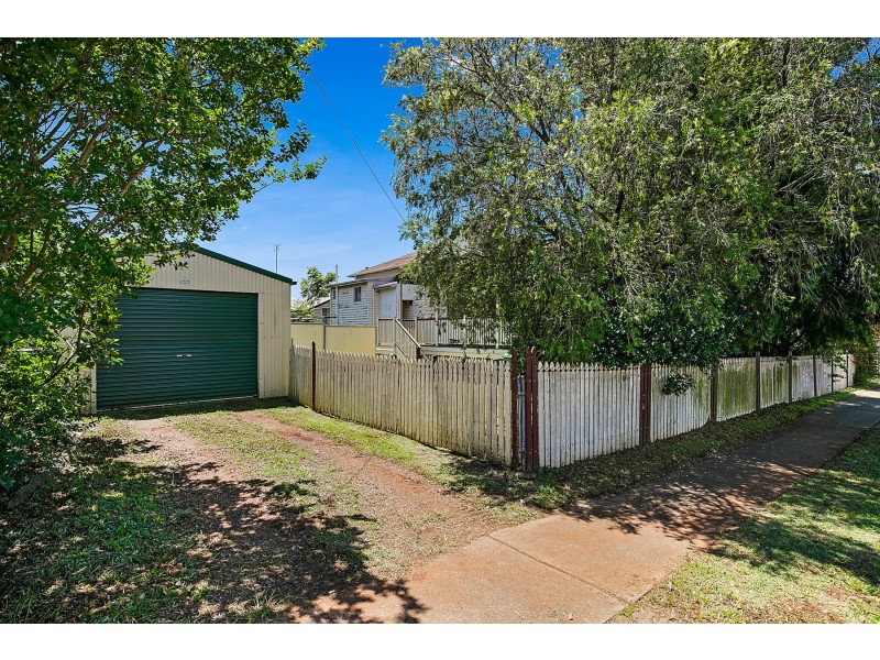 85 West Street, Newtown QLD 4350
