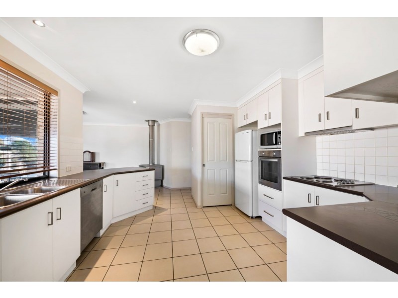 5 Phoebe Court, Cotswold Hills QLD 4350