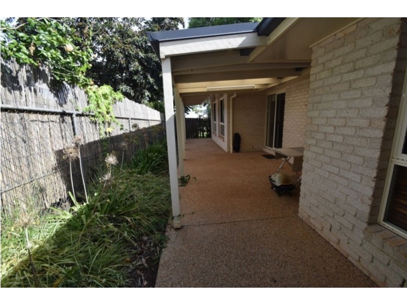 14b Barry Street, Mount Lofty QLD 4350