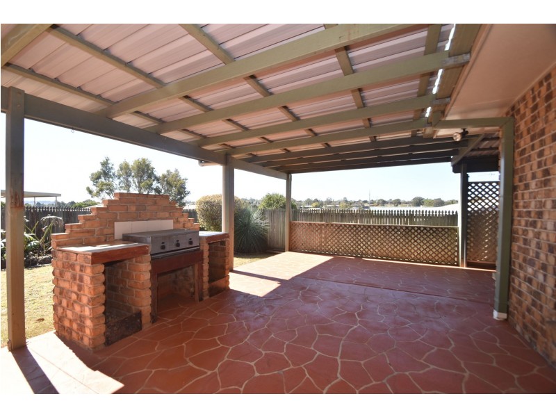 9 McIvor Street, Kearneys Spring QLD 4350