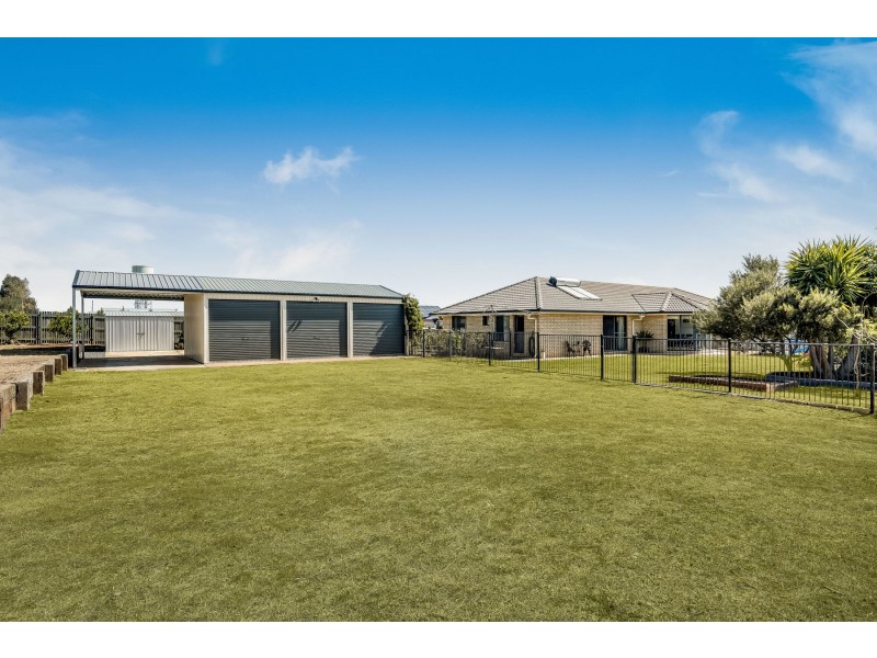 42 Ashford Drive, Wyreema QLD 4352