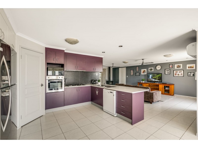 42 Ashford Drive, Wyreema QLD 4352