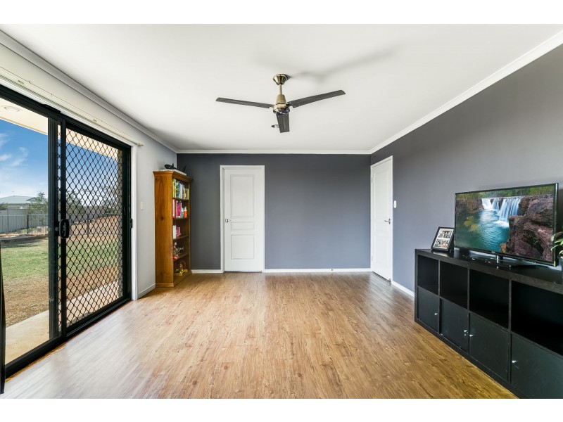 42 Ashford Drive, Wyreema QLD 4352