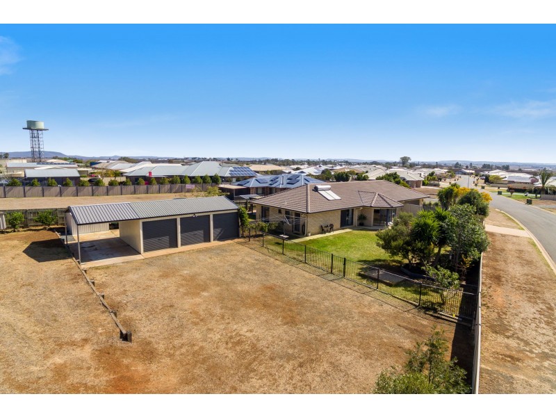 42 Ashford Drive, Wyreema QLD 4352