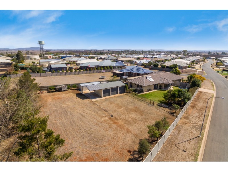 42 Ashford Drive, Wyreema QLD 4352