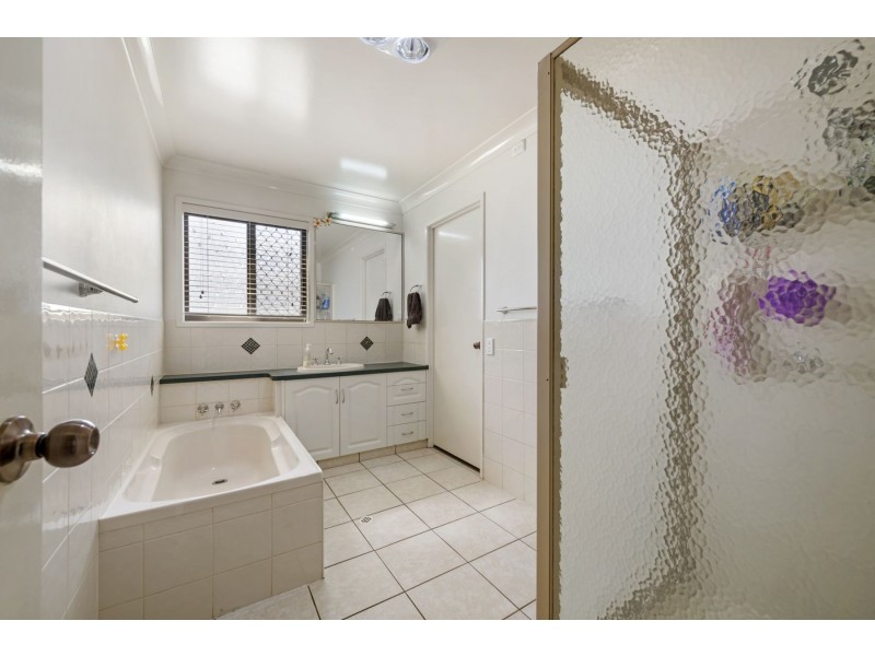 7 Roslyn Street, Westbrook QLD 4350