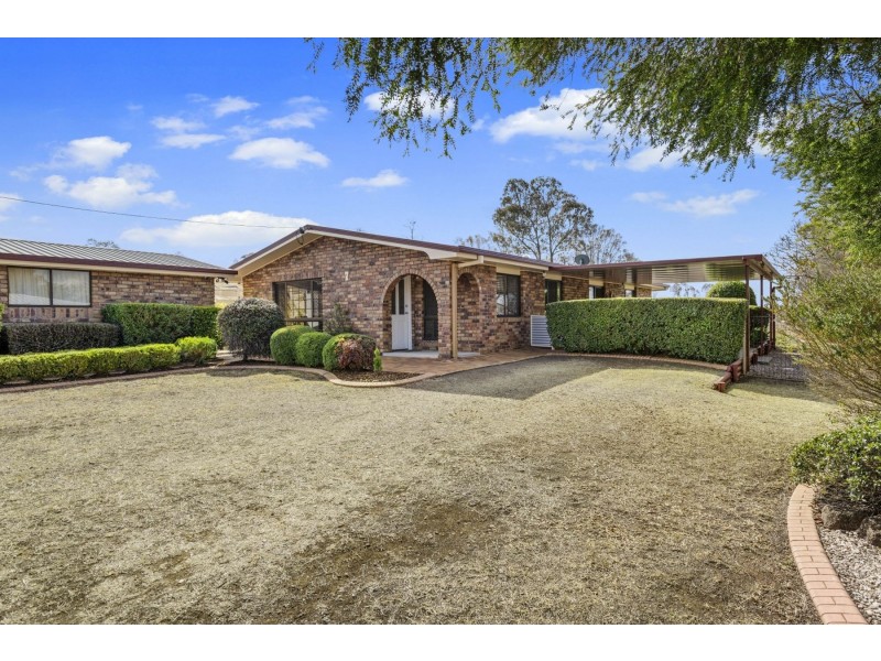7 Roslyn Street, Westbrook QLD 4350