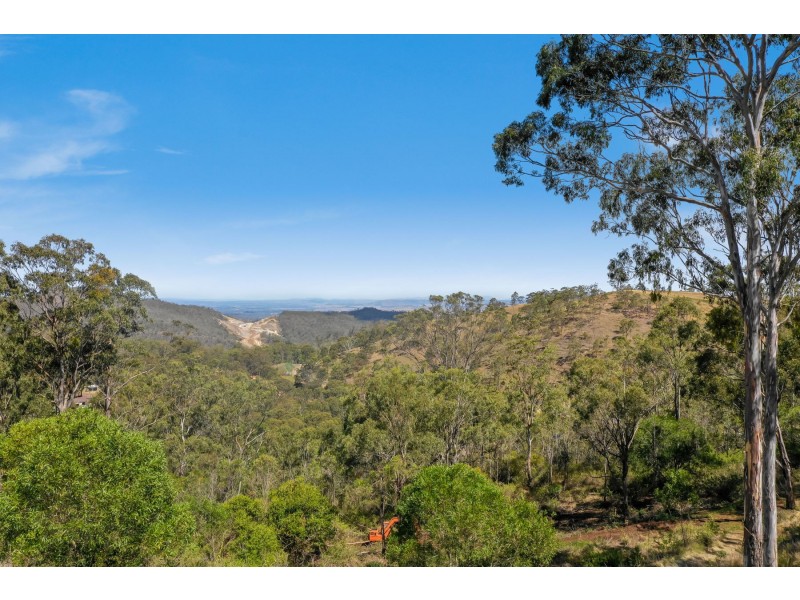 1 Vayro Road, Blue Mountain Heights QLD 4350