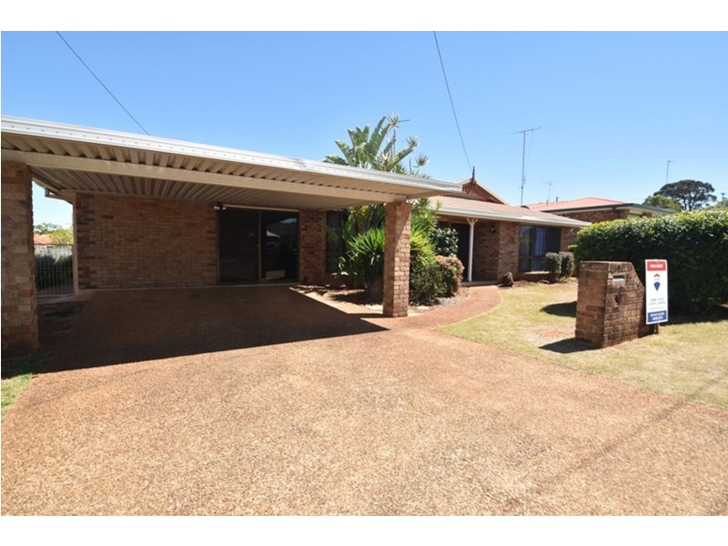 11 Melway Crescent, Glenvale QLD 4350