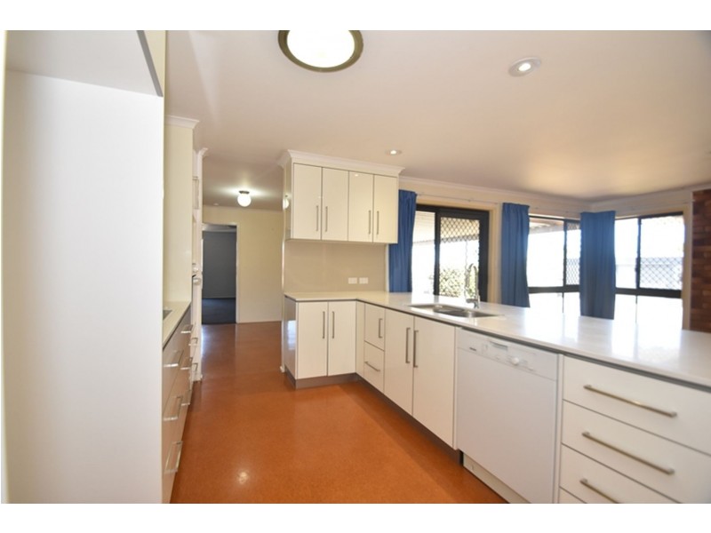 11 Melway Crescent, Glenvale QLD 4350