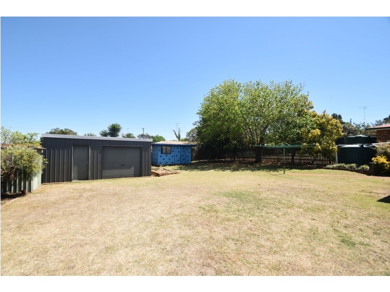 11 Melway Crescent, Glenvale QLD 4350