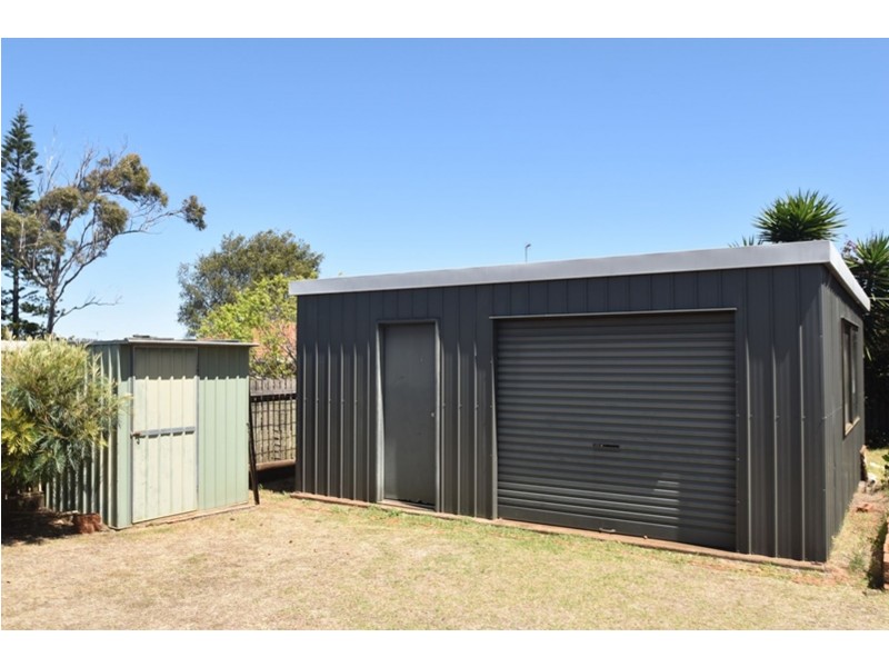 11 Melway Crescent, Glenvale QLD 4350