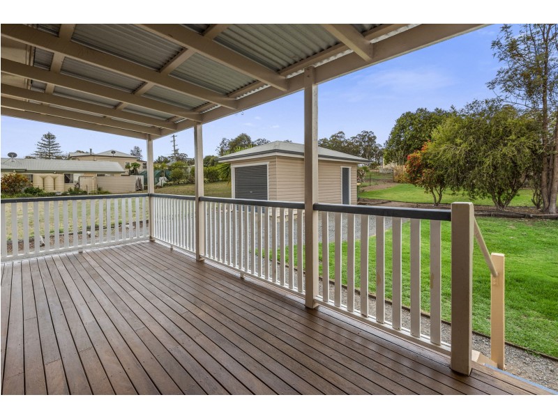 106 Mocatta Street, Goombungee QLD 4354