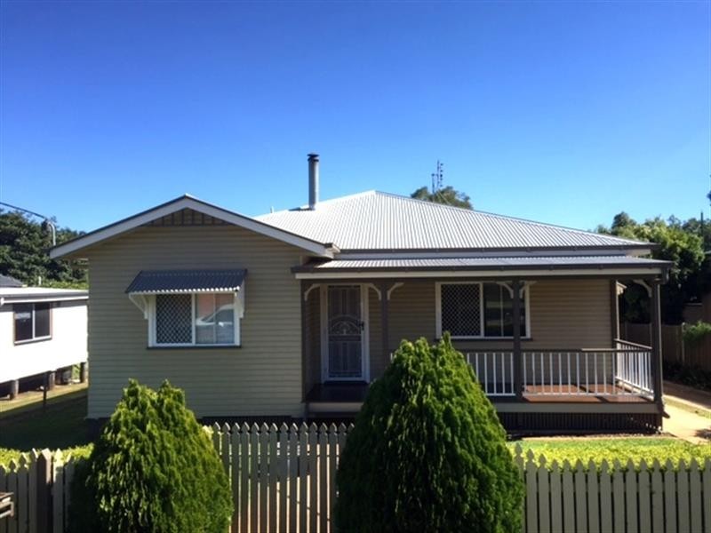 55 Llewellyn Street, Centenary Heights QLD 4350