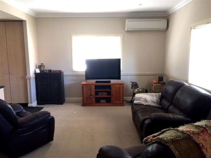 55 Llewellyn Street, Centenary Heights QLD 4350