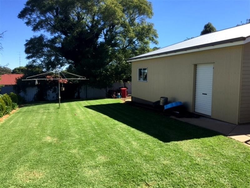 55 Llewellyn Street, Centenary Heights QLD 4350
